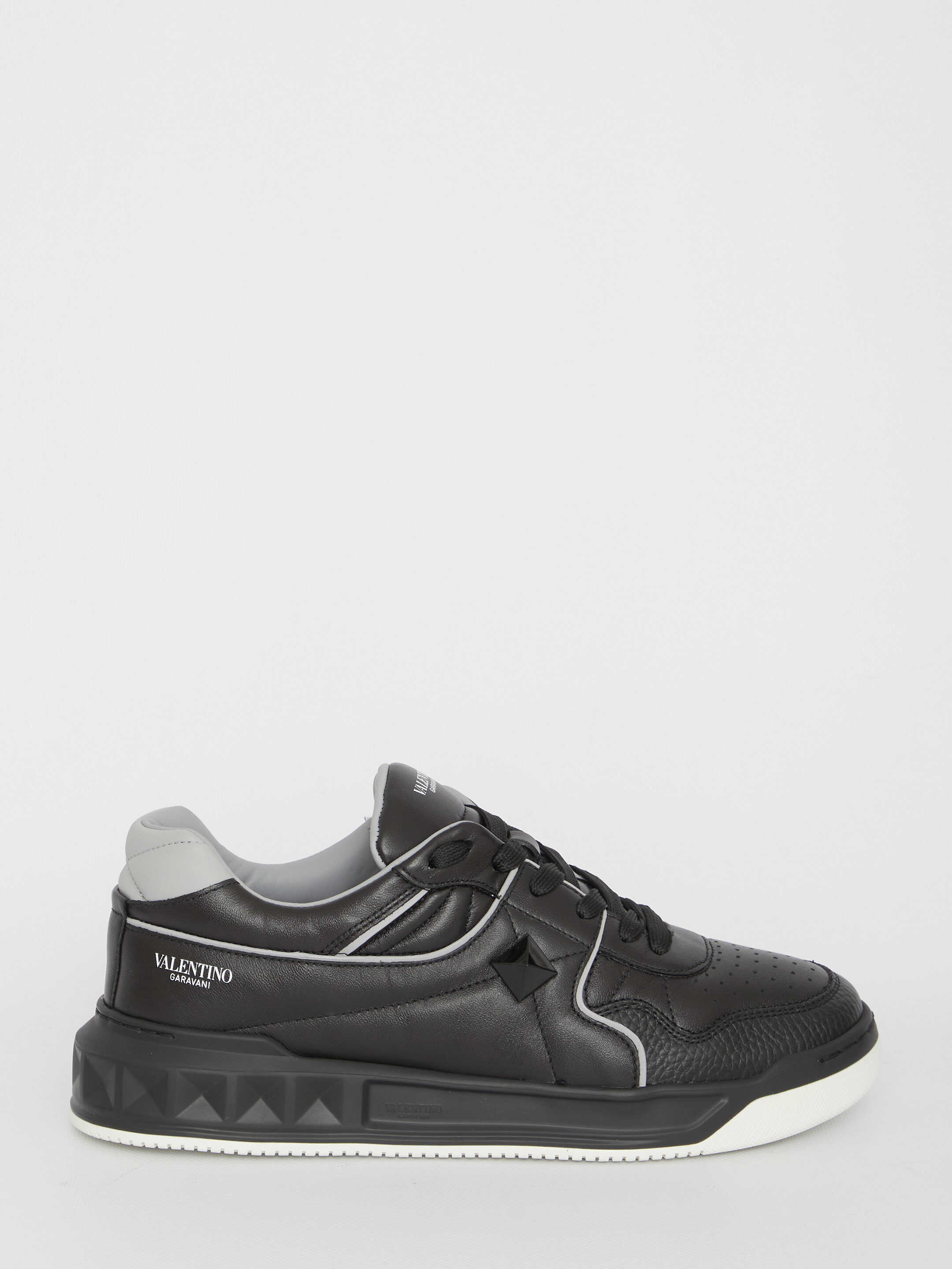 Valentino Garavani Low-Top One Stud Sneakers BLACK image8