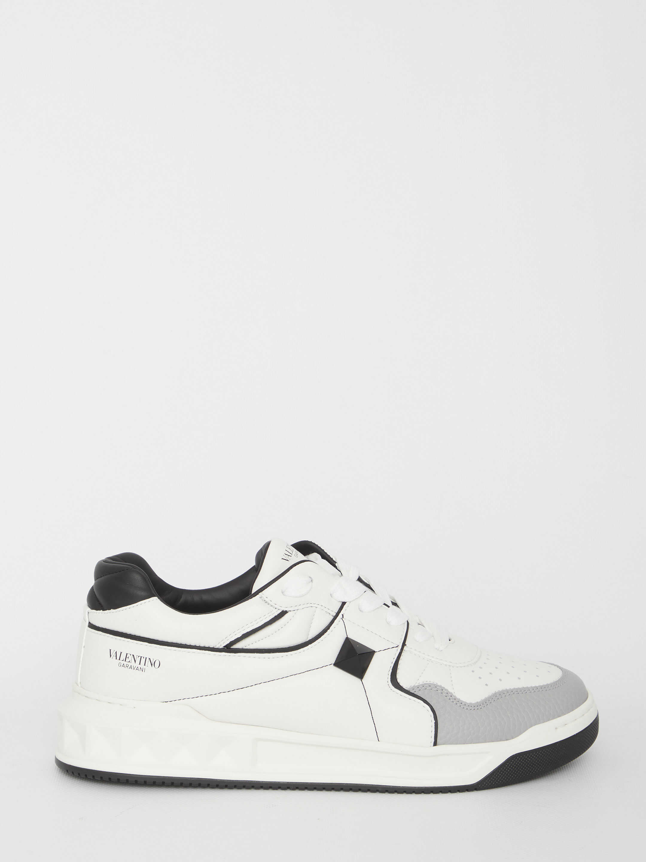 Valentino Garavani Low-Top One Stud Sneakers WHITE image2