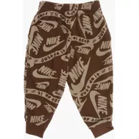 Pantaloni de trening pentru Baieti - Pantaloni de trening Nike All-Over Logo Printed Two-Tone Club Joggers Brown Baieti (BM 12382902) - B-mall.ro