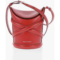 Genti tip postas Curve Bucket Bag With Embossed Logo Femei