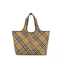 Genti de mana Burberry Handbags. Femei
