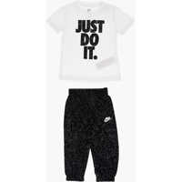 Pantaloni de trening Nike Two-Tone Joggers And T-Shirt Set
