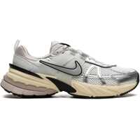 Sneakers Nike Mesh V2K Run Low Top Sneakers With Metallic Faux Leather Tri