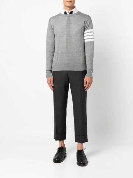Pulovere casual Thom Browne CLASSIC CREWNECK PULLOVER W/ 4 BAR SLEEVE IN FINE MERINO WOOL Grey Barbati (BM 17678559) 2