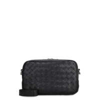 Genti de umar Bottega Veneta Small Intrecciato Camera Bag Barbati