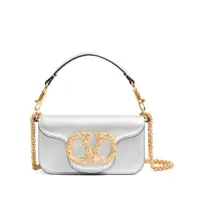 Genti de umar Valentino Garavani Valentino Garavani 'Locò' Shoulder Bag Femei