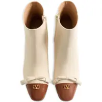 Bocanci Valentino Garavani Dama - Bocanci casual Valentino Garavani Valet Du Roi Bootie BUTTER WHITE/TOBACCO Femei (BM 18525460) - B-mall.ro