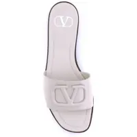 Incaltaminte Valentino Garavani Dama - Sandale Valentino Garavani Patent leathe VLogo slide Sandals LIGHT IVORY Femei (BM 18525472) - B-mall.ro
