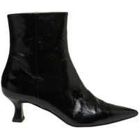 Cizme de iarna Ankle boots made of patent leather Femei