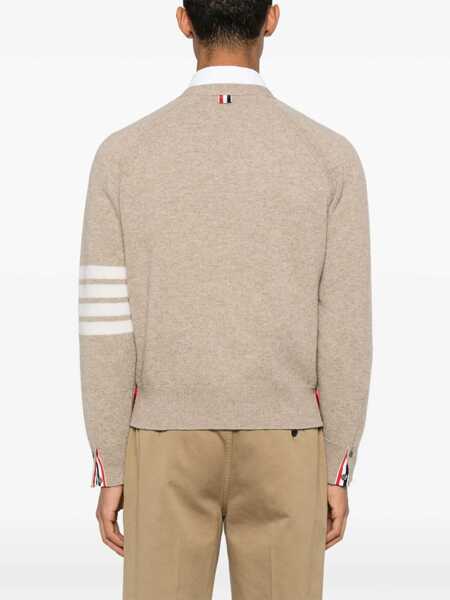 Cardigane Thom Browne Shetland Wool 4-Bar Relaxed Fit V-Neck Cardigan KHAKI Barbati (BM 19508981) 4
