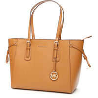 Genti de umar Michael Kors Voyager Leather Tote Bag