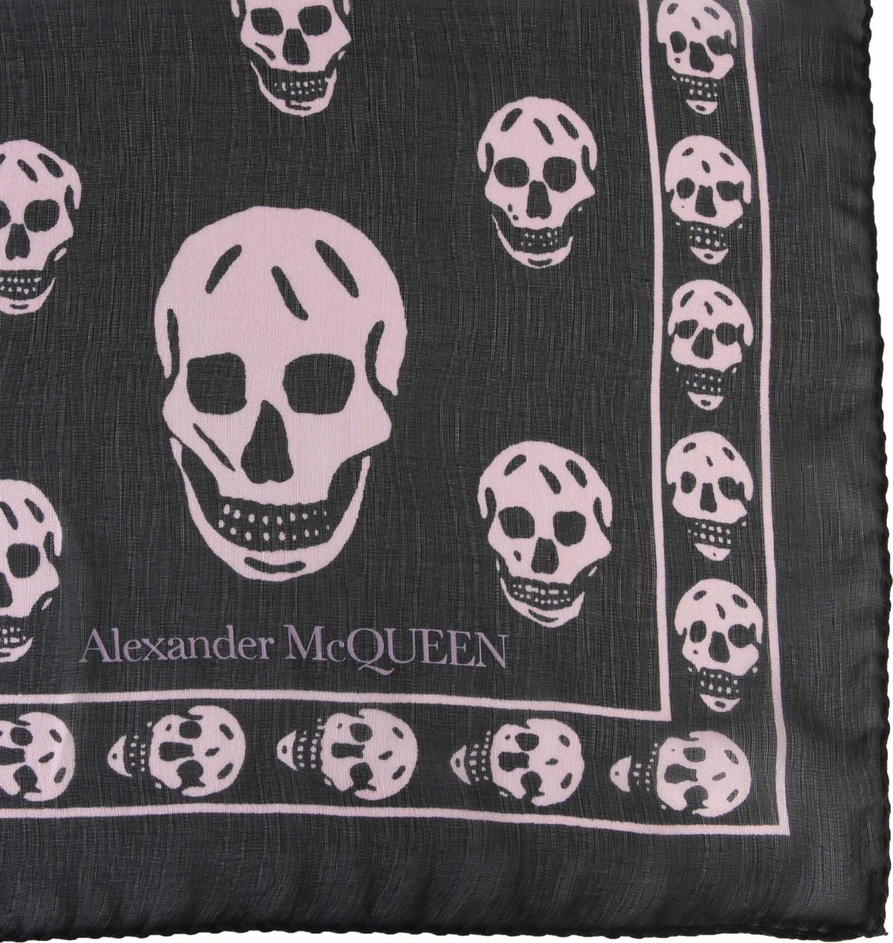 Alexander McQueen Classic Skull Scarf BLACK