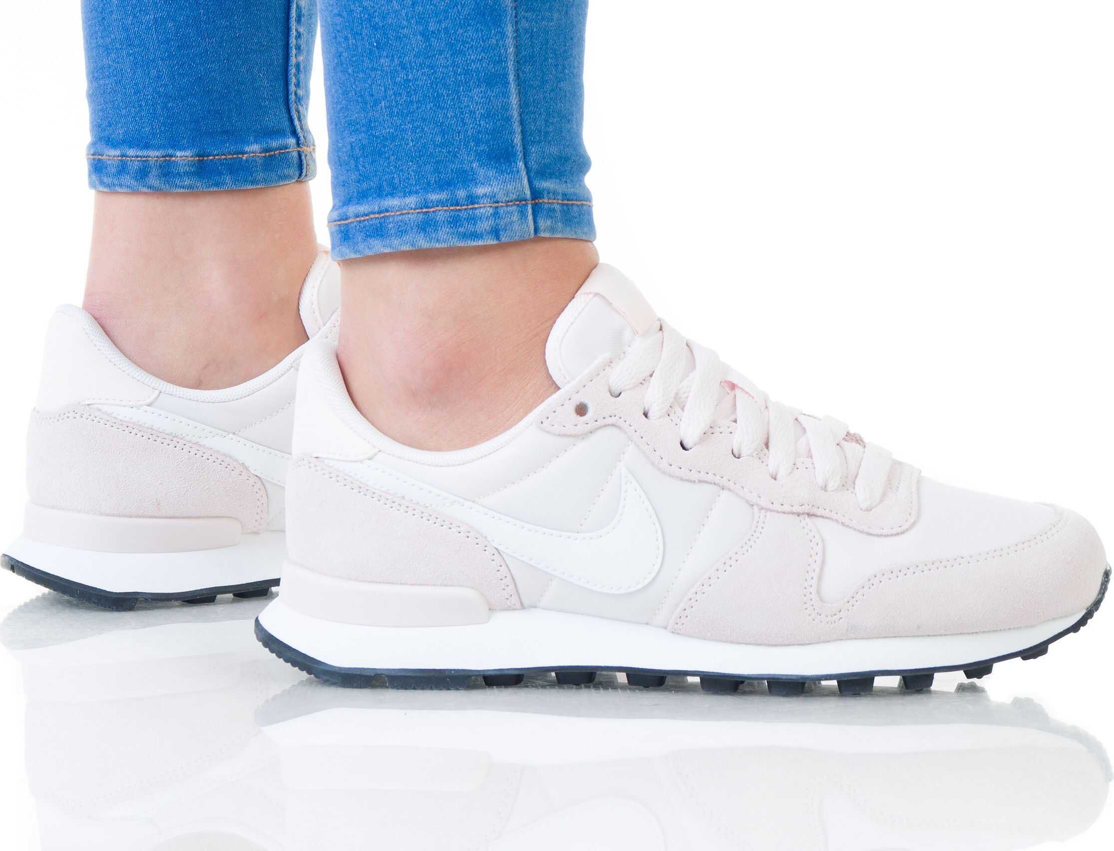 Nike Wmns Internationalist Roz