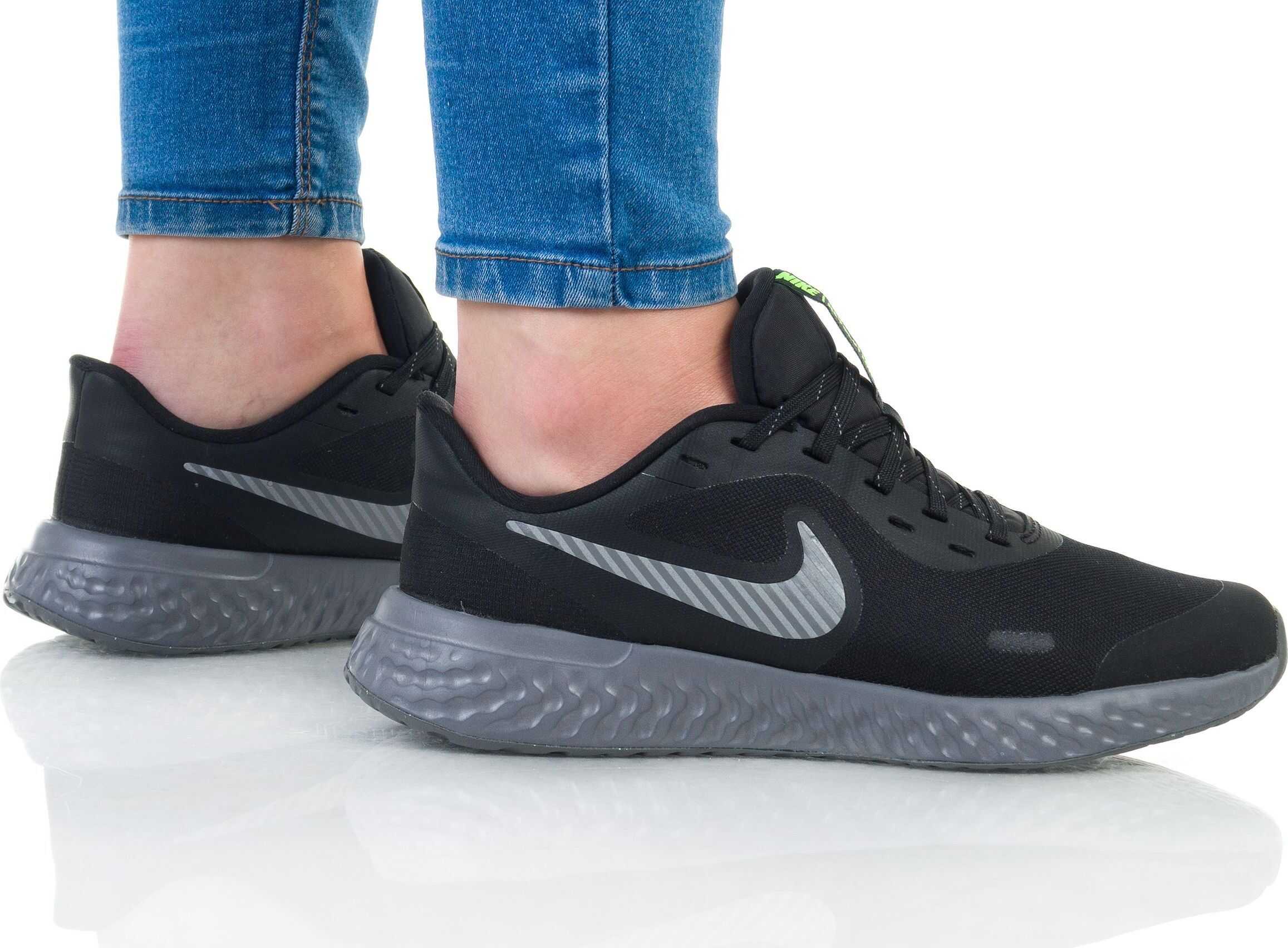 Nike Revolution 5 HZ Negru