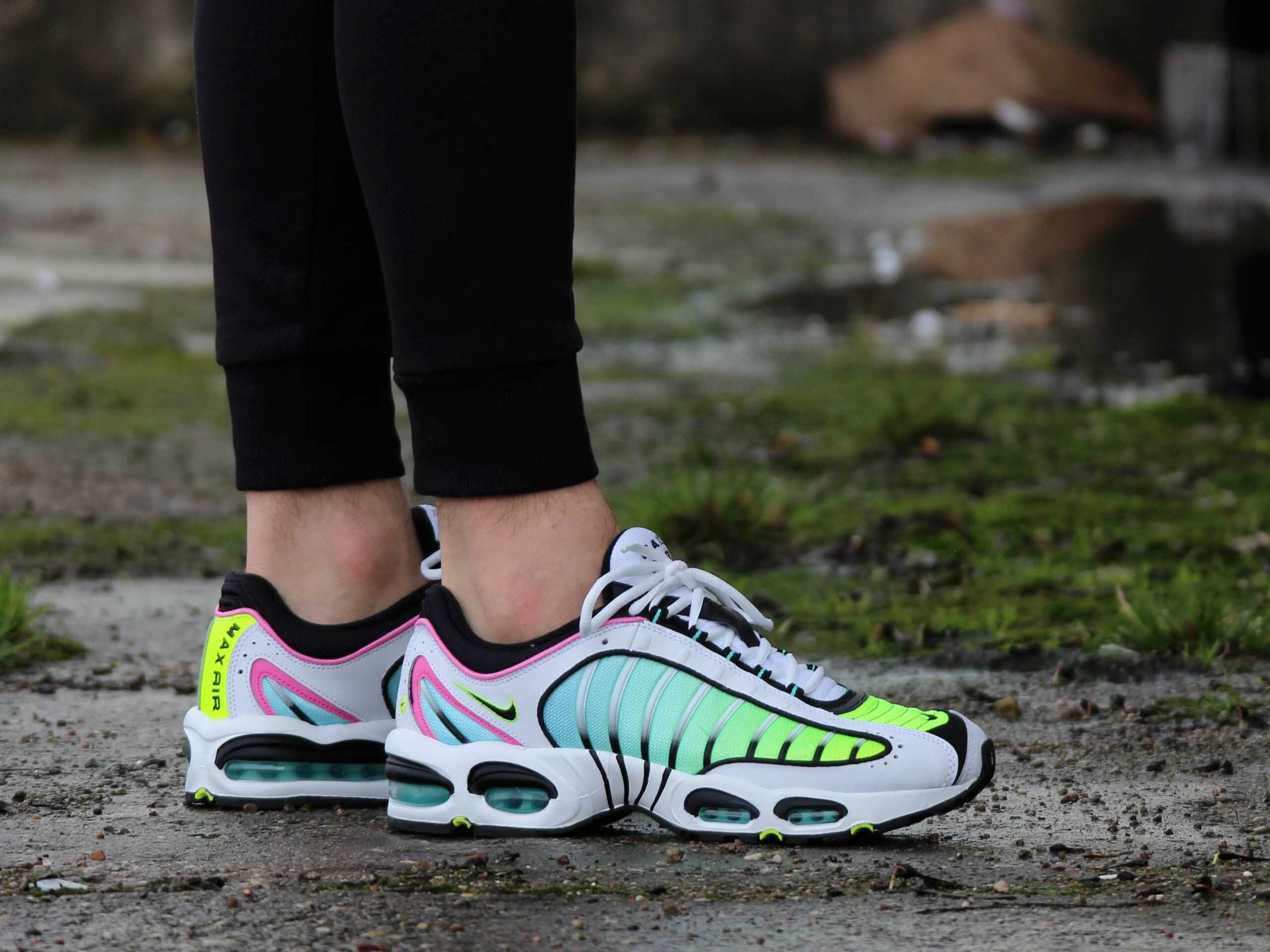 Nike Air Max Tailwind IV AQ2567-103 BIAŁO-SREBRNY