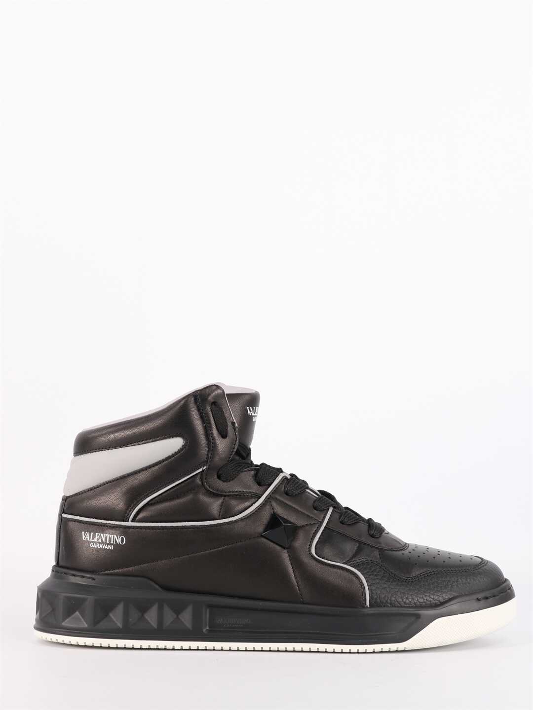 Valentino Garavani Sneakers Mid-Top One Stud In Leather WY2S0E63 NWN Black