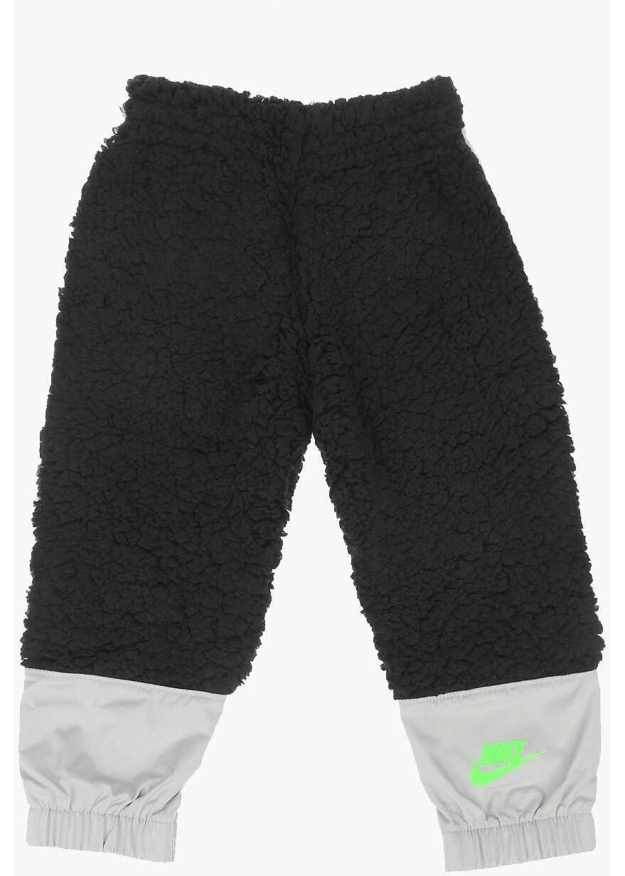 Pantaloni casual Nike Logo Printed Sherpa Pants Black Baieti (BM 8709450) 3