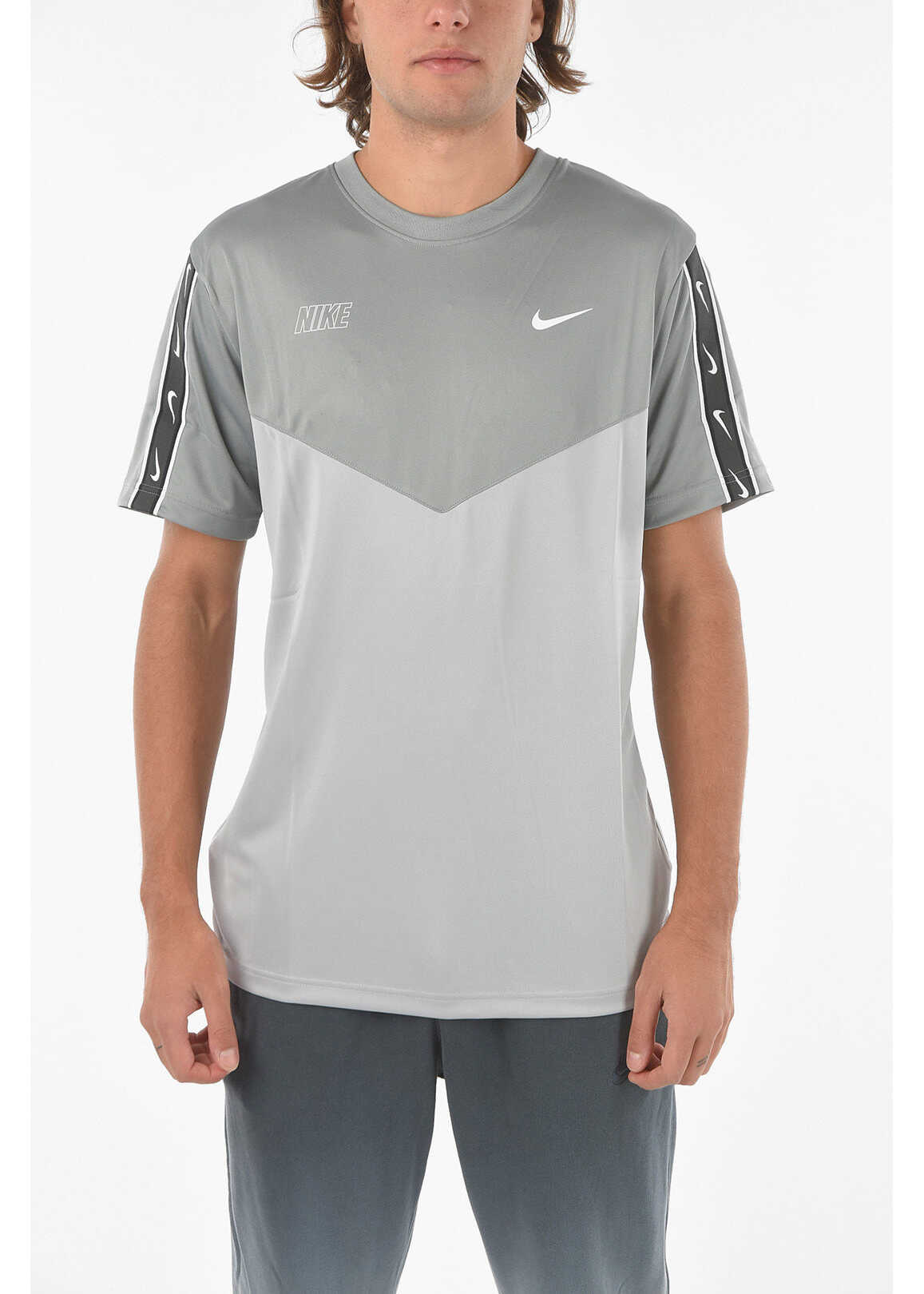 Nike Two-Tone T-Shirt With Logo-Print Gray