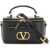 Valentino Garavani Beauty Case Pelle Nera Con Zip Dorata E Tracolla Regolabile NERO